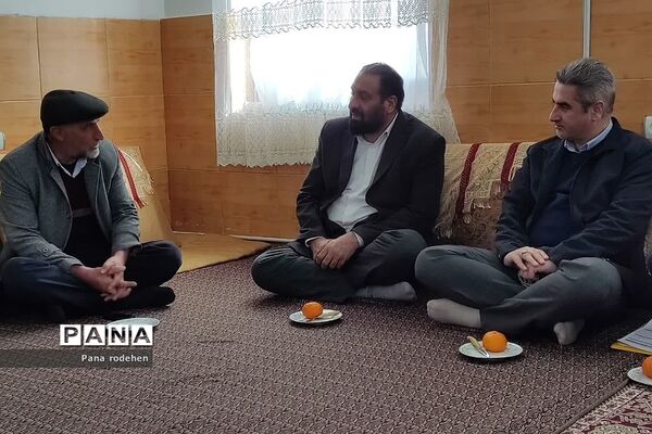 دیدار فرماندار شهرستان دماوند با خانواده شهدا در هفته تکریم مادران و همسران شهدا