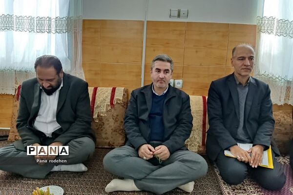 دیدار فرماندار شهرستان دماوند با خانواده شهدا در هفته تکریم مادران و همسران شهدا
