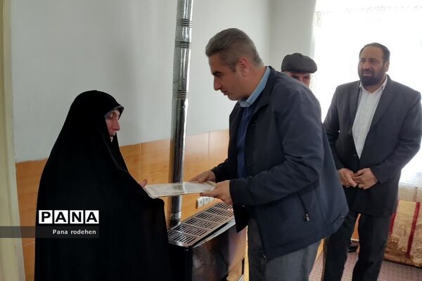 دیدار فرماندار شهرستان دماوند با خانواده شهدا در هفته تکریم مادران و همسران شهدا