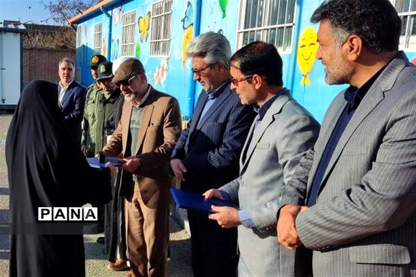 مراسم تجلیل از معلمان جهادگرشهرستان درمیان