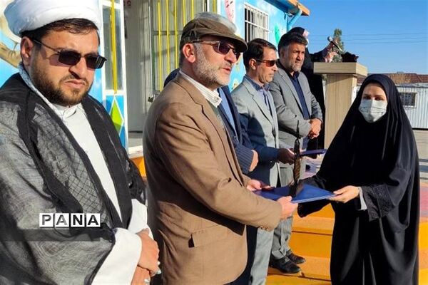 مراسم تجلیل از معلمان جهادگرشهرستان درمیان