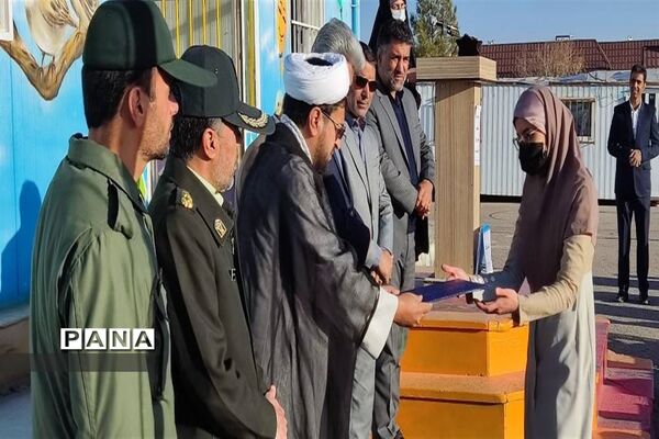 مراسم تجلیل از معلمان جهادگرشهرستان درمیان