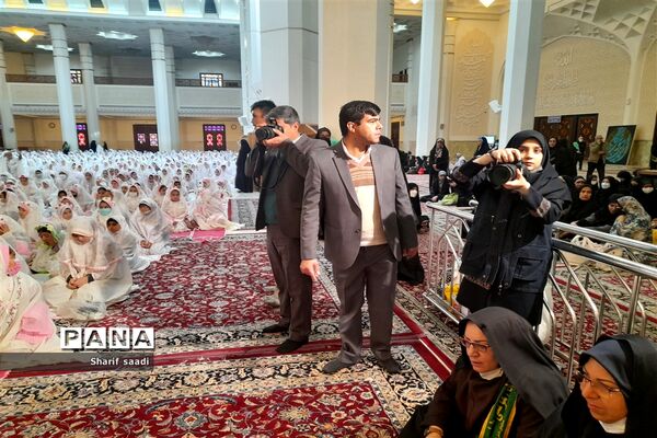 جشن عبادت یک هزارو 100 نفر از دختران درحرم مطهرشاهچراغ (ع)