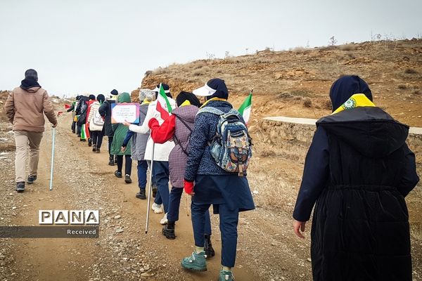 کوهپیمایی دانش‌آموزان دختر سازمان دانش‌آموزی آذربایجان غربی