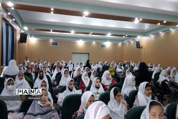 نمایش انیمیشن لوپتو برای دانش‌آموزان مدرسه کوثر بخش جوادآباد