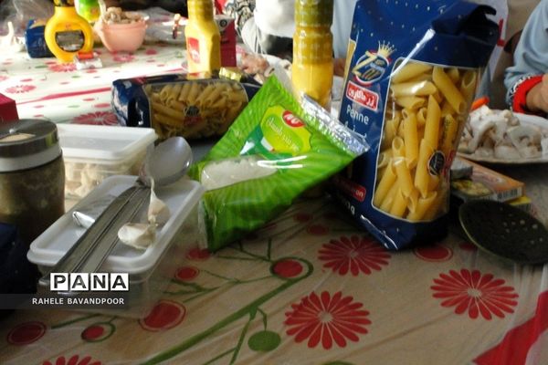 برگزاری کارگاه آموزش آشپزی مادران و دختران در فشافویه