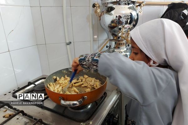 برگزاری کارگاه آموزش آشپزی مادران و دختران در فشافویه