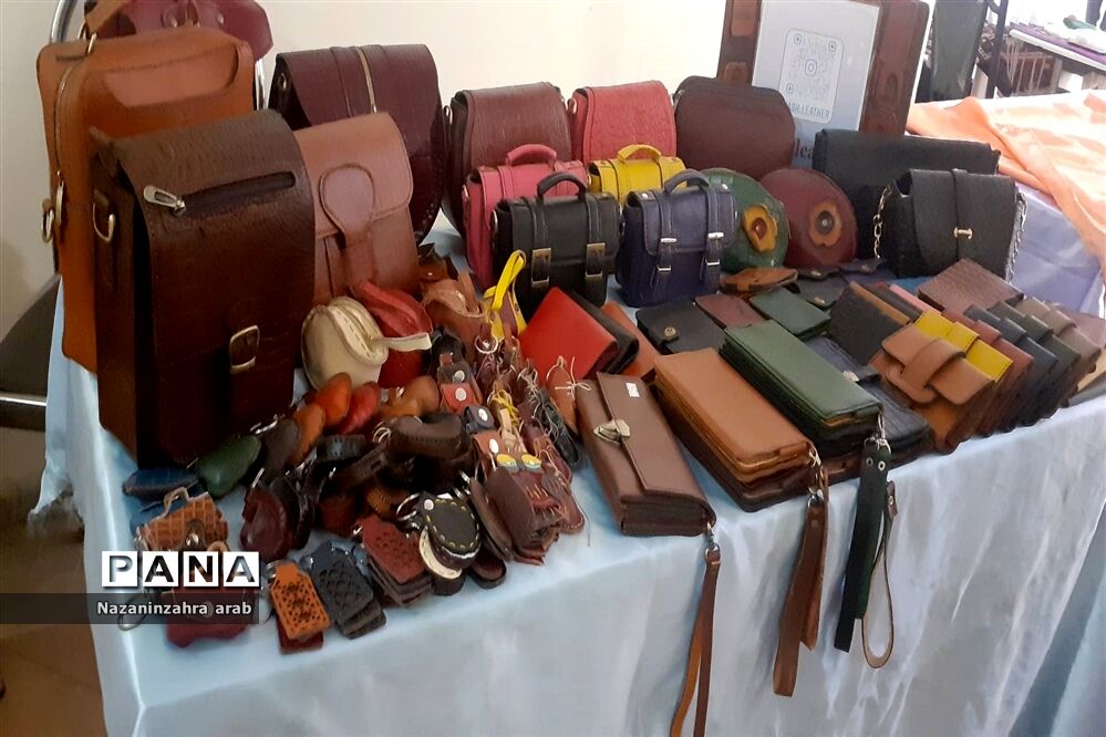 نمایشگاه دستاوردهای زنان روستایی وعشایری ورامین