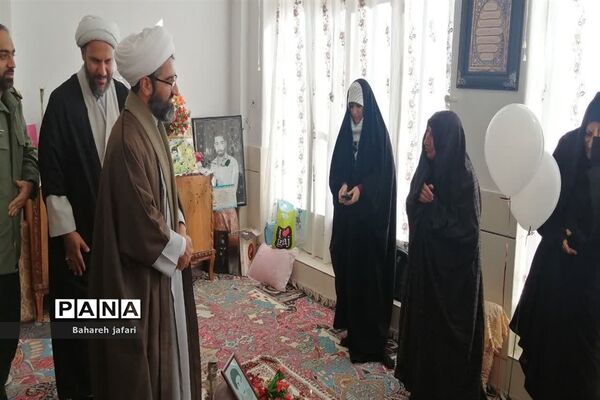 جشن تولد شهید شاخص دبیرستان شهید هیاتیان نایین