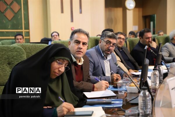نشست تخصصی مدیران‌کل استان‌ها و مسئولان ادارات ارزیابی عملکرد آموزش و پرورش قطب ۴ کشوری