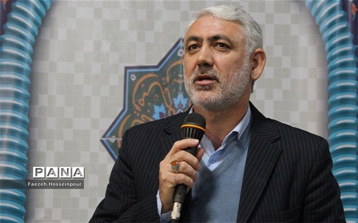 نمایش تصاویر حضور بانوان در جامعه، پاسخی صریح برای چگونگی فعالیت‌ آنان در جمهوری اسلامی ایران است