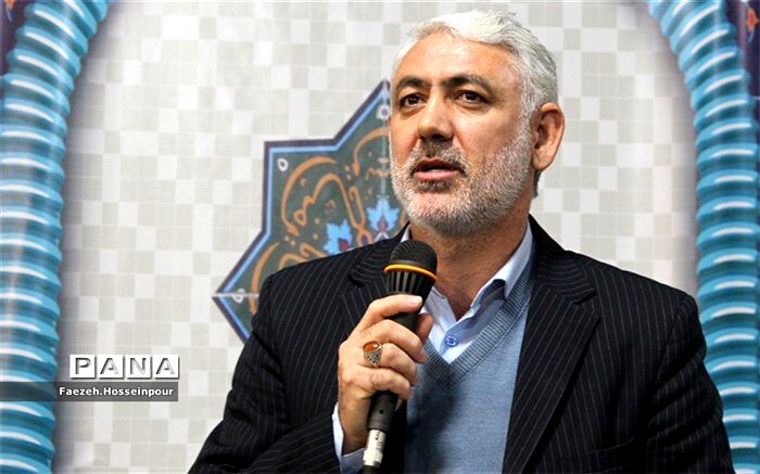 نمایش تصاویر حضور بانوان در جامعه، پاسخی صریح برای چگونگی فعالیت‌ آنان در جمهوری اسلامی ایران است