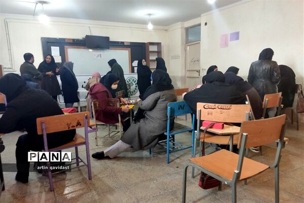 برگزاری دوره آموزشی بازی‌های فکری رویش ویژه مربیان ناحیه 3 شیراز