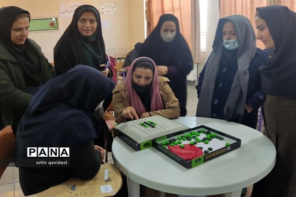 برگزاری دوره آموزشی بازی‌های فکری رویش ویژه مربیان ناحیه 3 شیراز