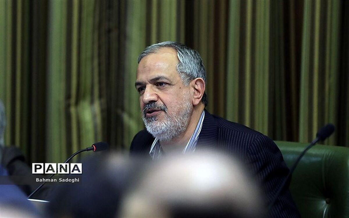 حمایت تمام قداحمد مسجد جامعی از علی دایی و رسول خادم
