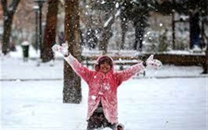 بارش برف مدارس نوبت عصر روستاهای کهک قم را تعطیل کرد