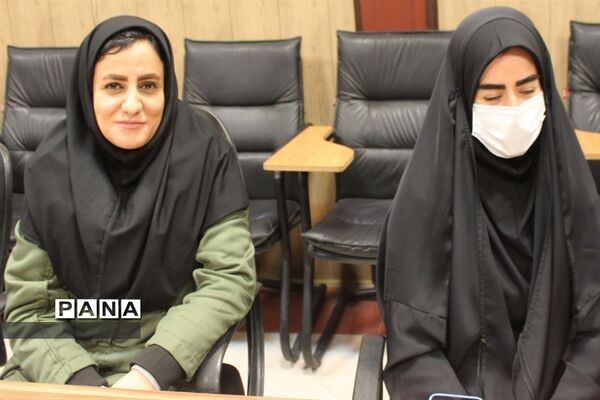آیین گرامیداشت مقام زن و مادر در اداره آموزش و پرورش بهارستان 2