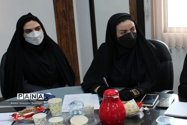 جلسه هم‌اندیشی معاونت آموزش ابتدایی اداره‌کل آموزش و پرورش استان بوشهر