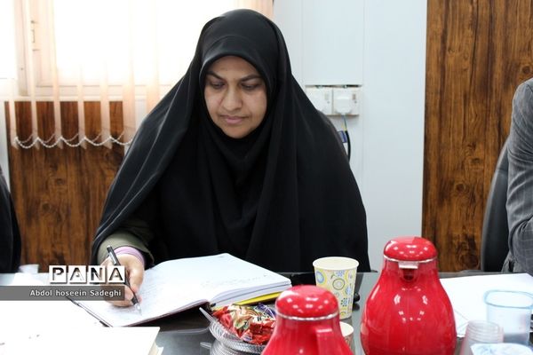 جلسه هم‌اندیشی معاونت آموزش ابتدایی اداره‌کل آموزش و پرورش استان بوشهر