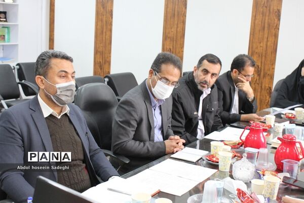 جلسه هم‌اندیشی معاونت آموزش ابتدایی اداره‌کل آموزش و پرورش استان بوشهر