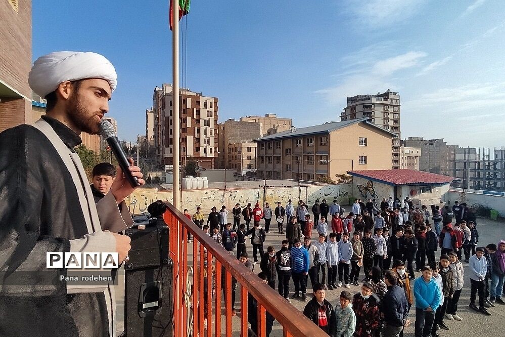 برگزاری نشست‌ها و جلسات بصیرتی و آموزشی در دبیرستان امام علی(ع)