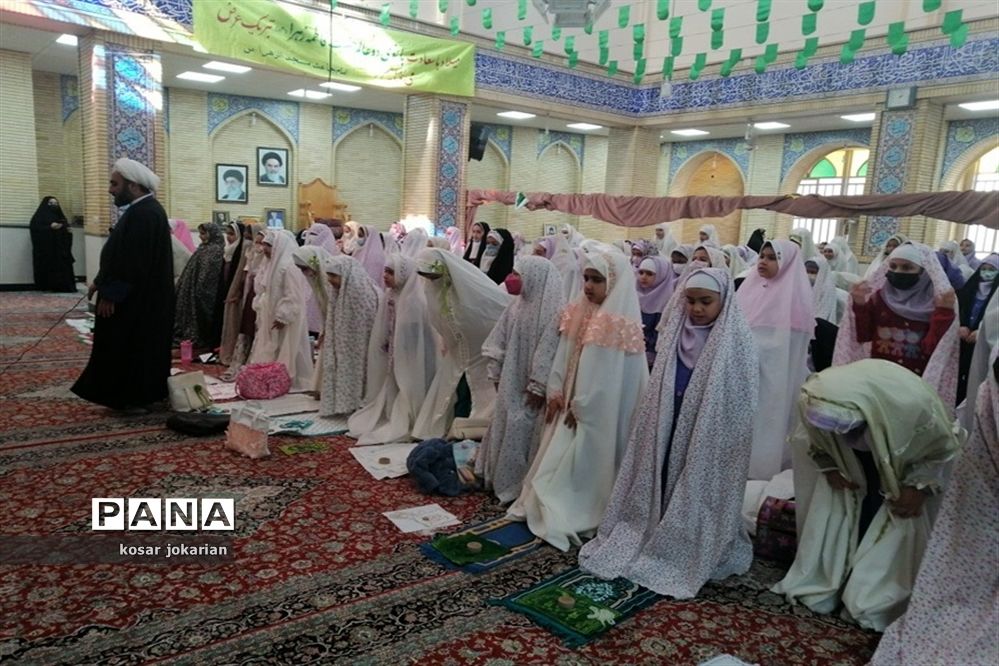 برگزاری اجلاسیه نماز  دانش آموزان دختر دبستانی ناحیه 3 شیراز