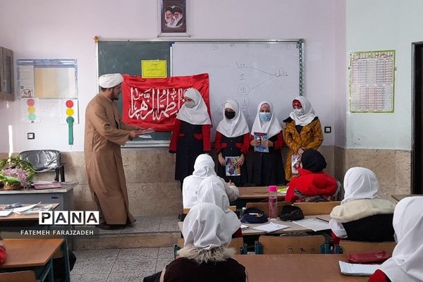 کارگاه آموزش سبک زندگی فاطمی در مدرسه صحیفه‌نور فشافویه