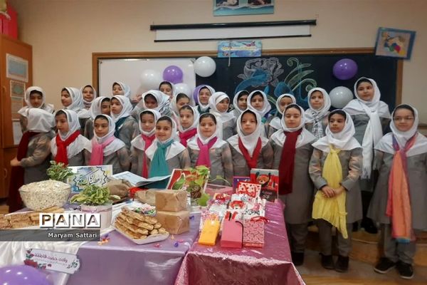 جشن دانش‌آموزی گرامیداشت روز مادر در آموزشگاه شاهد فاطمه زهرا(س) اسلامشهر