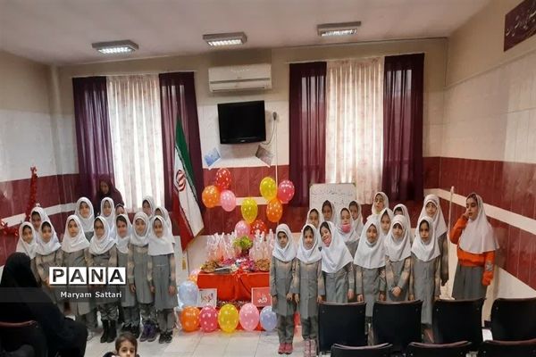 جشن دانش‌آموزی گرامیداشت روز مادر در آموزشگاه شاهد فاطمه زهرا(س) اسلامشهر