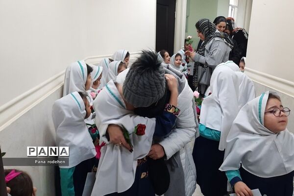 جشن روز مادر در دبستان دخترانه  سما یک رودهن