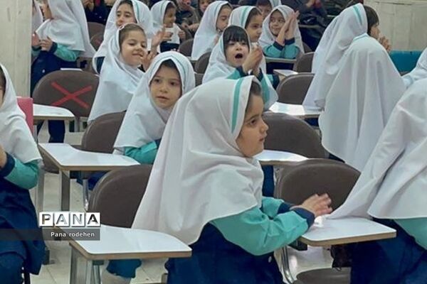 جشن روز مادر در دبستان دخترانه  سما یک رودهن