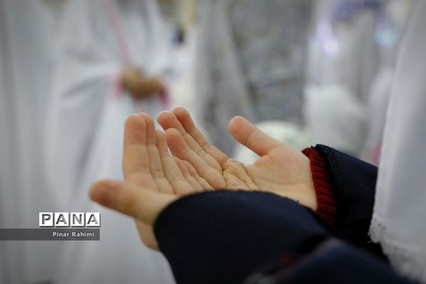 جشن شکوفایی  پنج هزار نفری دانش‌آموزان دختر