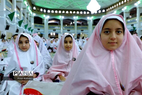 جشن شکوفایی  پنج هزار نفری دانش‌آموزان دختر