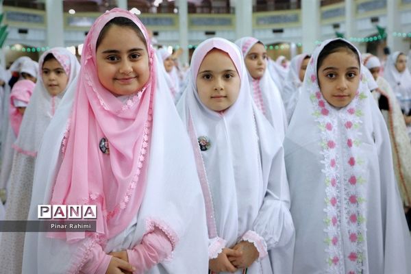 جشن شکوفایی  پنج هزار نفری دانش‌آموزان دختر