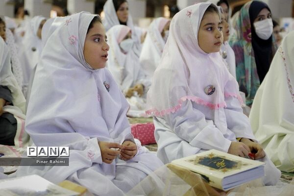 جشن شکوفایی  پنج هزار نفری دانش‌آموزان دختر