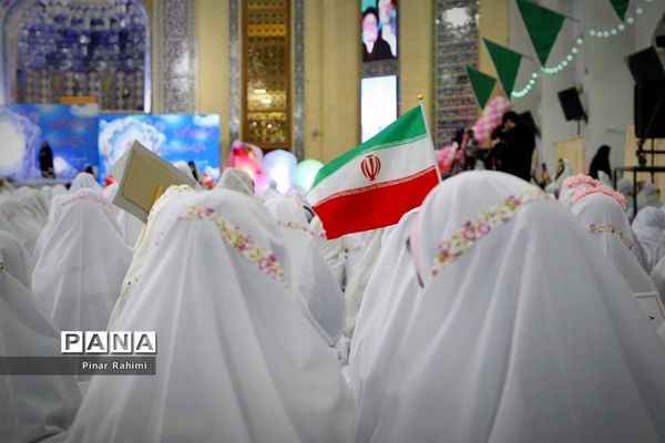 جشن شکوفایی  پنج هزار نفری دانش‌آموزان دختر