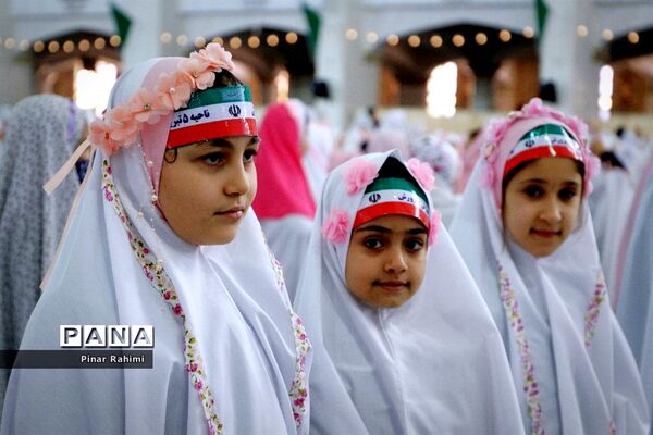 جشن شکوفایی  پنج هزار نفری دانش‌آموزان دختر