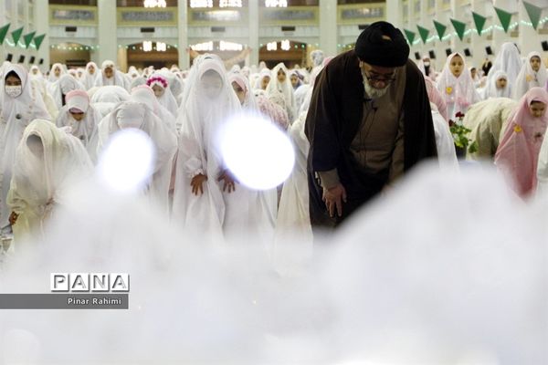 جشن شکوفایی  پنج هزار نفری دانش‌آموزان دختر