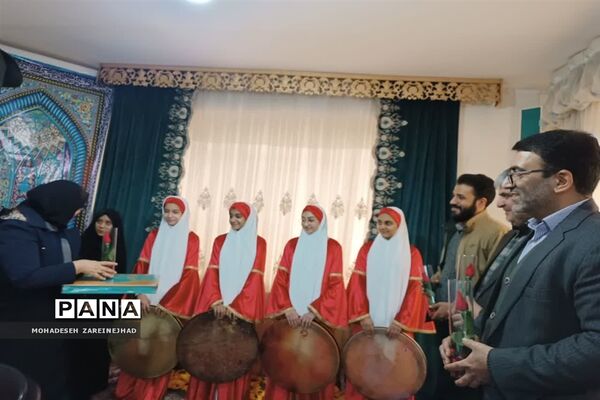 برگزاری مراسم روز مادر و روز زن در دبیرستان‌ شهید‌ زهره‌‌وند قرچک