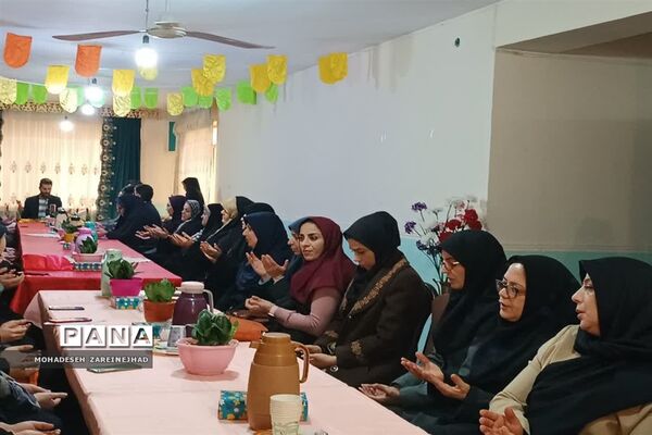 برگزاری مراسم روز مادر و روز زن در دبیرستان‌ شهید‌ زهره‌‌وند قرچک