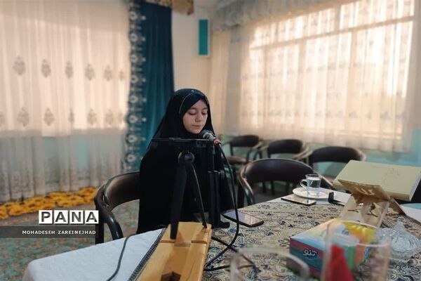 برگزاری مراسم روز مادر و روز زن در دبیرستان‌ شهید‌ زهره‌‌وند قرچک