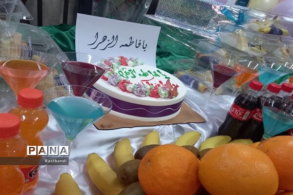 تجلیل از معلمین به بهانه روز مادر در دبستان فرهیختگان منطقه ۱۳