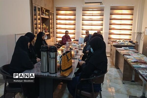 مراسم تجلیل از مادران شهدا و اعضاء انجمن اولیاء و مربیان آموزشگاه شهید کاظمی  اسلامشهر