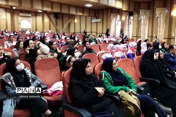 جشن میلاد حضرت زهرا(س) در کانون فرهنگی تربیتی حضرت زینب (س) ناحیه 3 شیراز