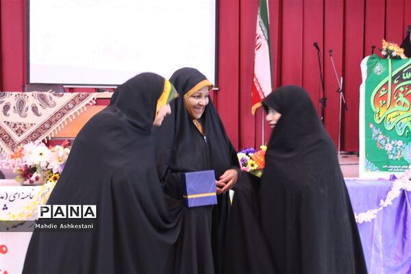 جشن میلاد کوثر با حضور خبرنگار ایرانی آمریکایی در نایین