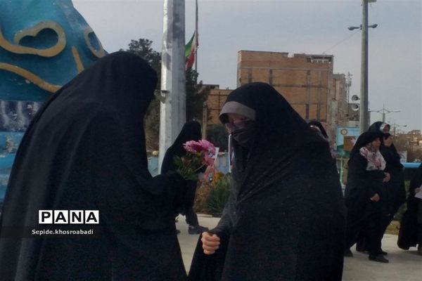 راهپیمایی در پی محکوم کردن اهانت نشریه فرانسوی به رهبری، در پاکدشت