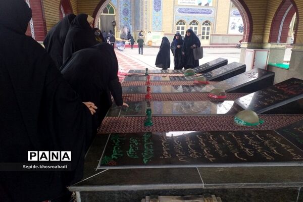 راهپیمایی در پی محکوم کردن اهانت نشریه فرانسوی به رهبری، در پاکدشت