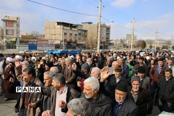 محکومیت توهین به رهبری و مرجعیت