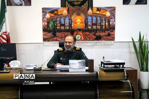 دیدار اعضای سازمان دانش‌آموزی قم با فرمانده سپاه استان