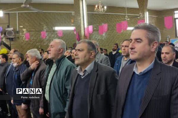 میز خدمت در نماز جمعه رودهن با حضور استاندار و فرماندار